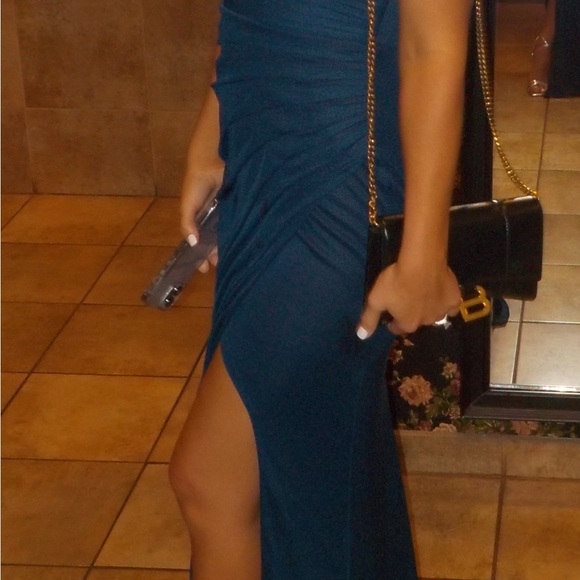 Navy blue gown - Picture 6 of 7